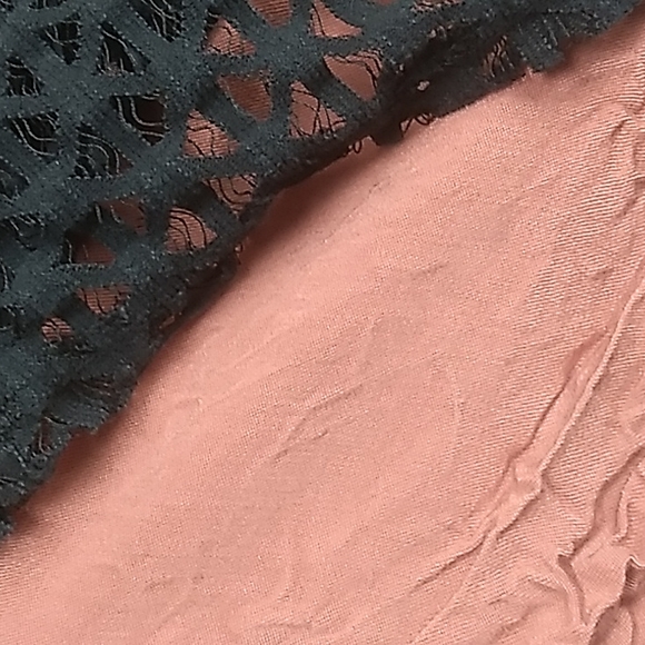 Astr Women's Jumper / Rompers size small in salmon & black with zippered back. - Picture 4 of 9